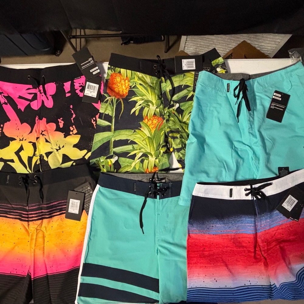 Bundle of 6 pairs of new Hurley board shorts waist size 27